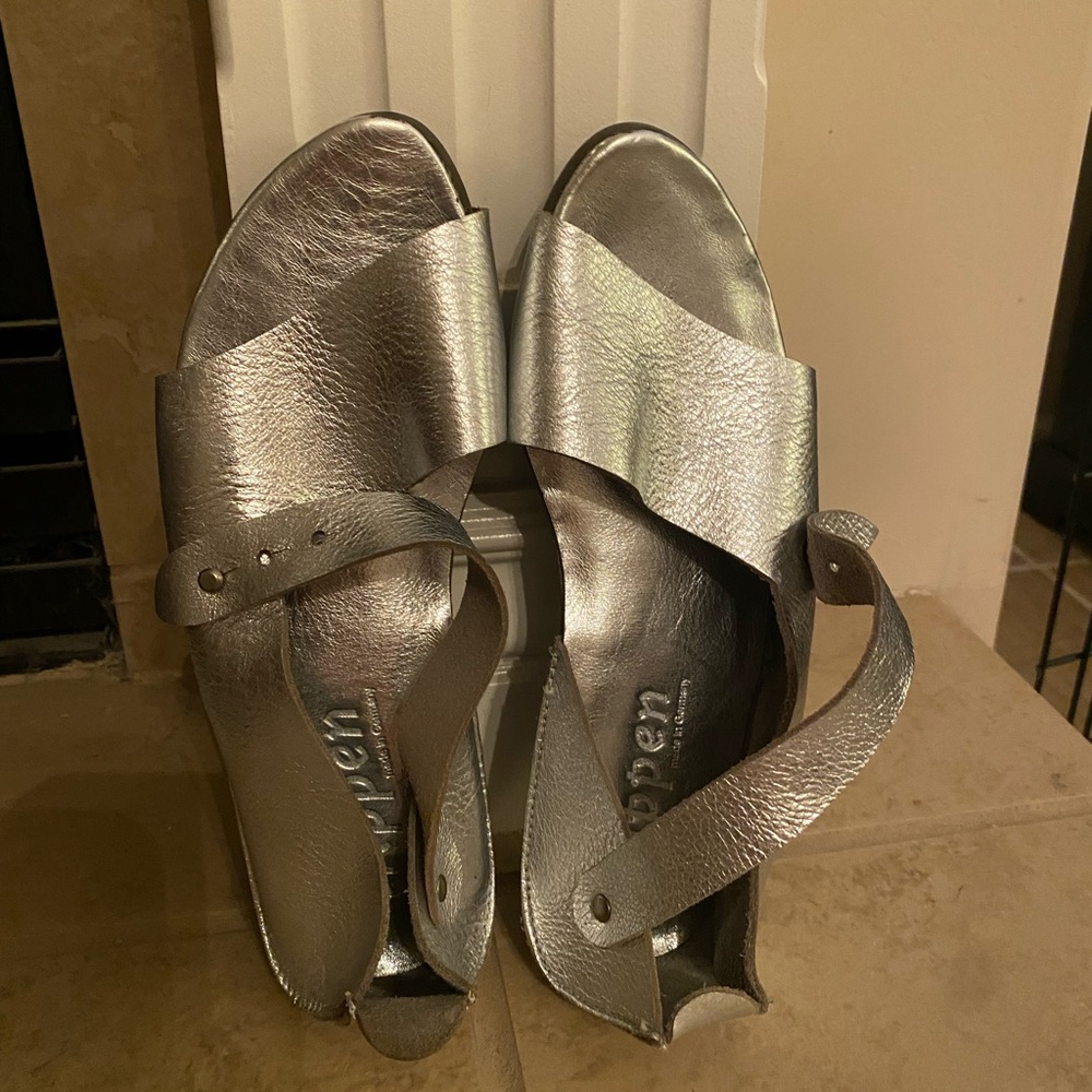 Tripp nyc Metallic Silver Women's Sandals